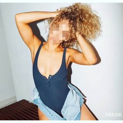 Очаровательная девочка ждёт тебя по сниженной цене!